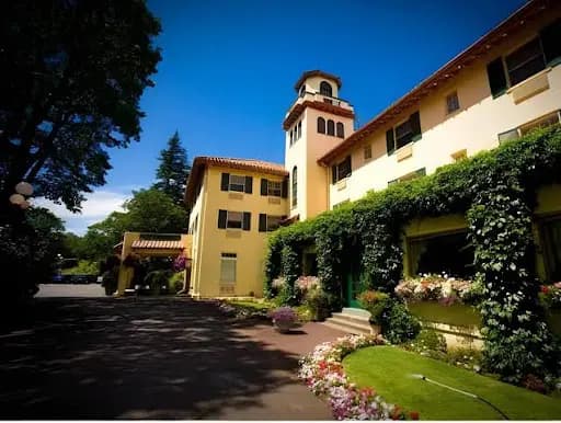 Columbia Gorge Resort